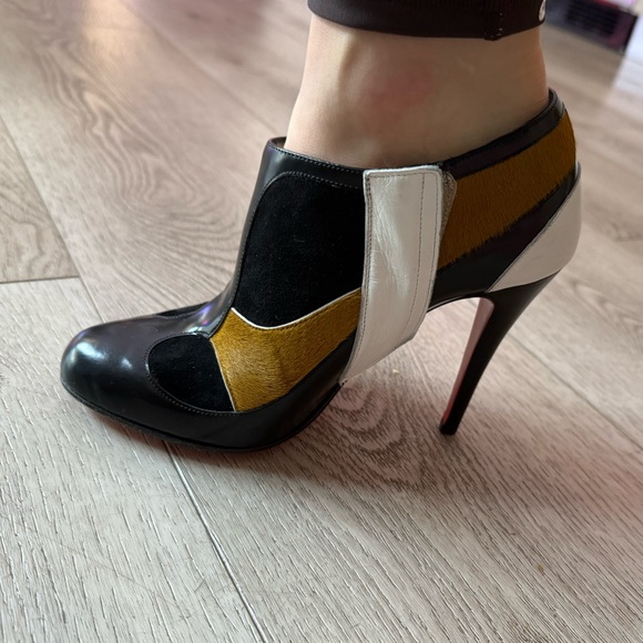 Christian Louboutin Pierced Ankle Bootie 37 / 7 - Picture 9 of 10